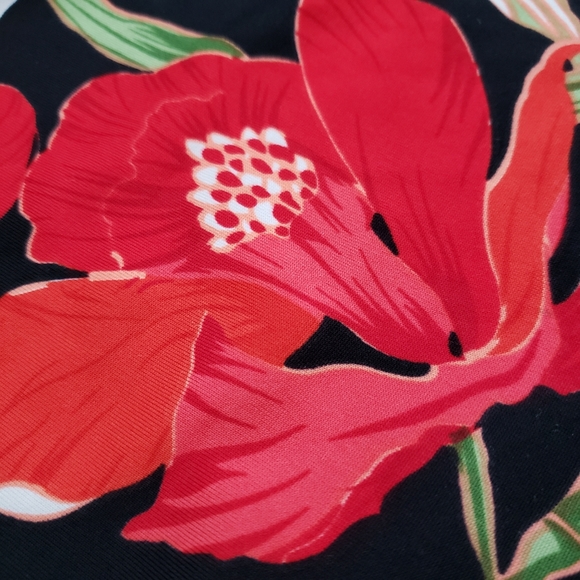 George Hawaiin Hibiscus Floral Wrap Blouse - Picture 3 of 6